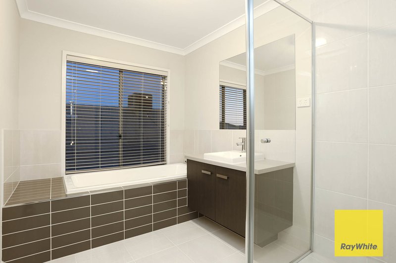 Photo - 10 Seacoast Street, Point Cook VIC 3030 - Image 10