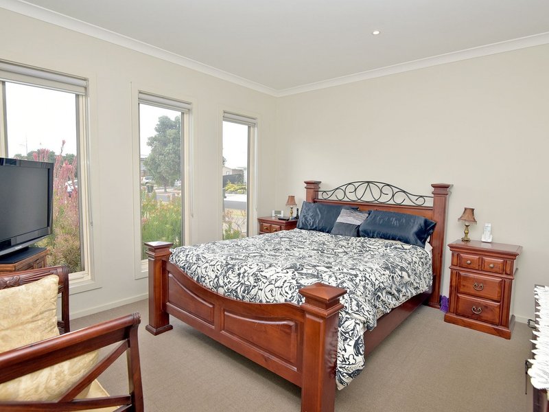 Photo - 10 Seacrest Walk, St Leonards VIC 3223 - Image 6