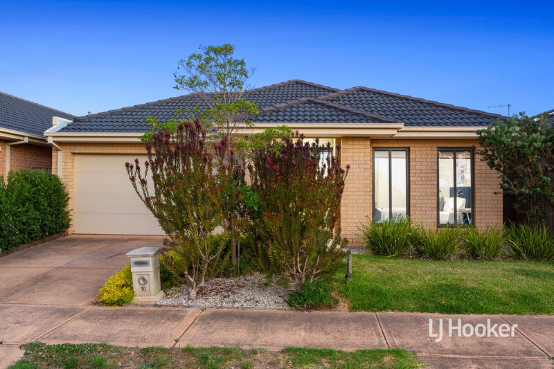 10 Seafarer Way, Sanctuary Lakes VIC 3030