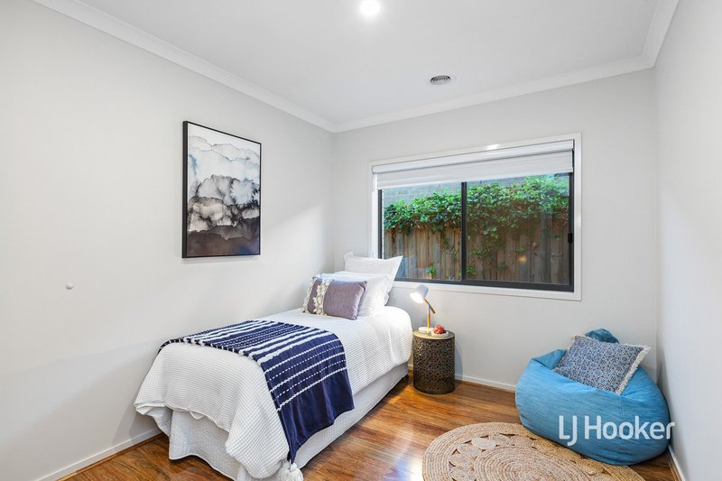 Photo - 10 Seafarer Way, Sanctuary Lakes VIC 3030 - Image 12