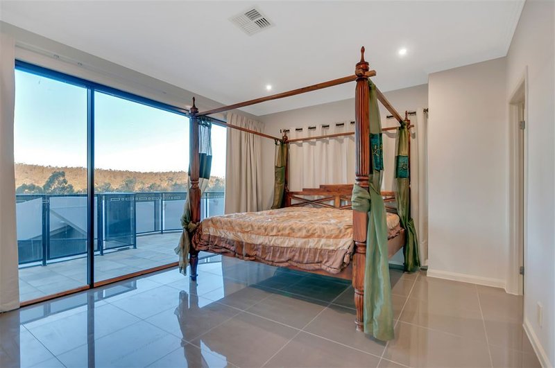 Photo - 10 Seanna Place, Brookwater QLD 4300 - Image 11