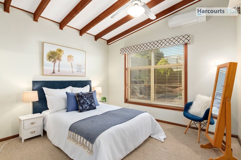 Photo - 10 Seaview Avenue, Hallett Cove SA 5158 - Image 16