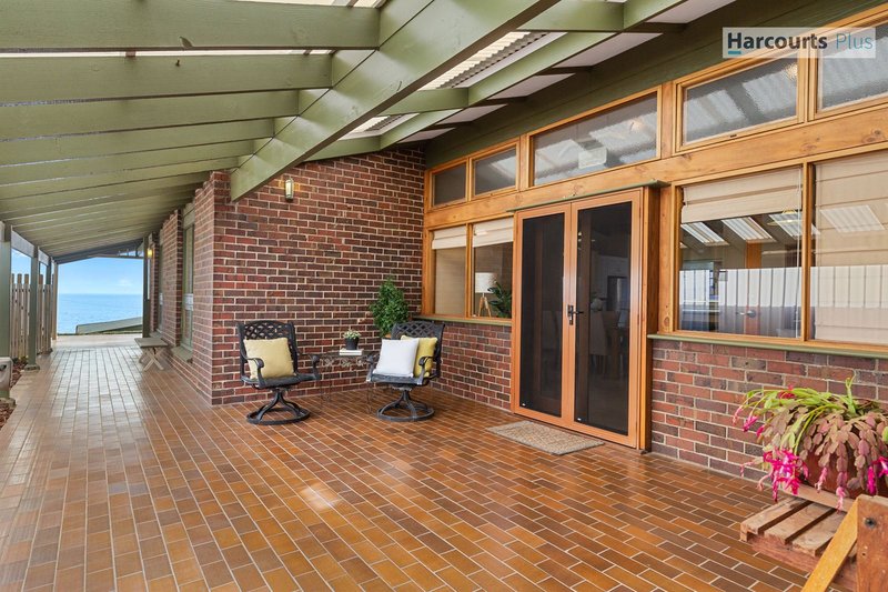 Photo - 10 Seaview Avenue, Hallett Cove SA 5158 - Image 19