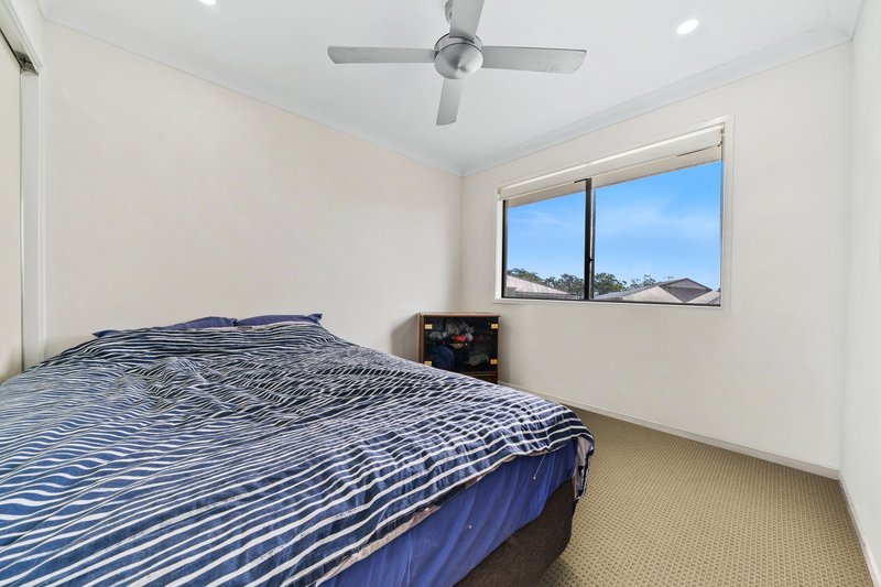 Photo - 10 Seidler Street, Logan Reserve QLD 4133 - Image 6