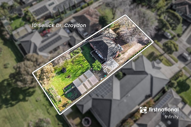 Photo - 10 Sellick Drive, Croydon VIC 3136 - Image 5