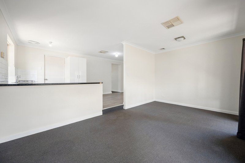 Photo - 10 Sennet Lane, Warnbro WA 6169 - Image 9