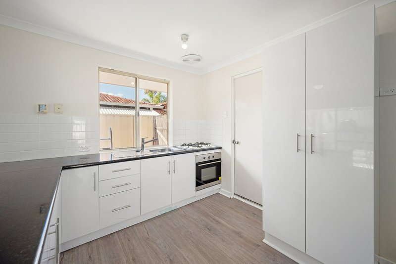 Photo - 10 Sennet Lane, Warnbro WA 6169 - Image 17