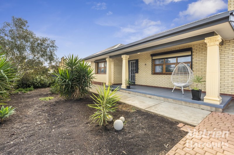 Photo - 10 Seventeenth Street, Renmark SA 5341 - Image 4