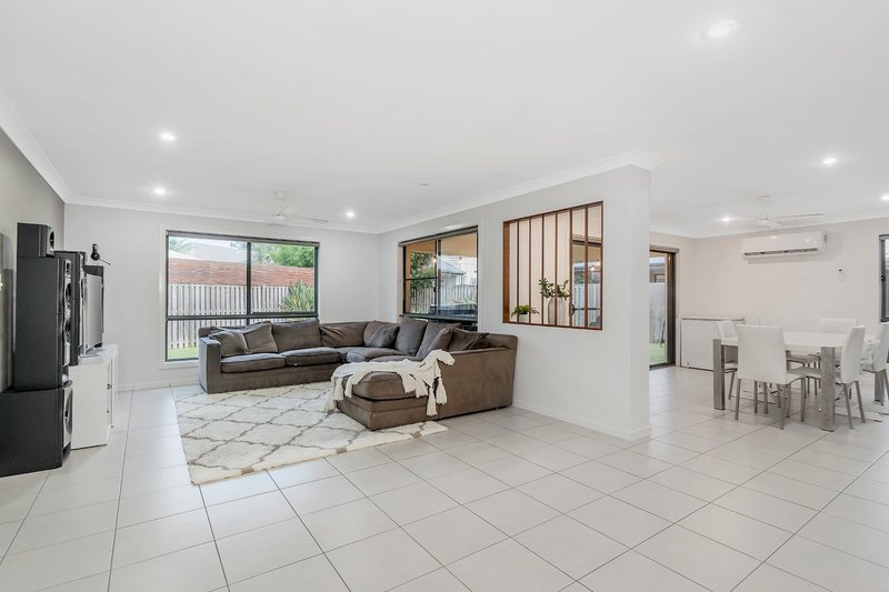 Photo - 10 Severn Street, Coomera QLD 4209 - Image 5