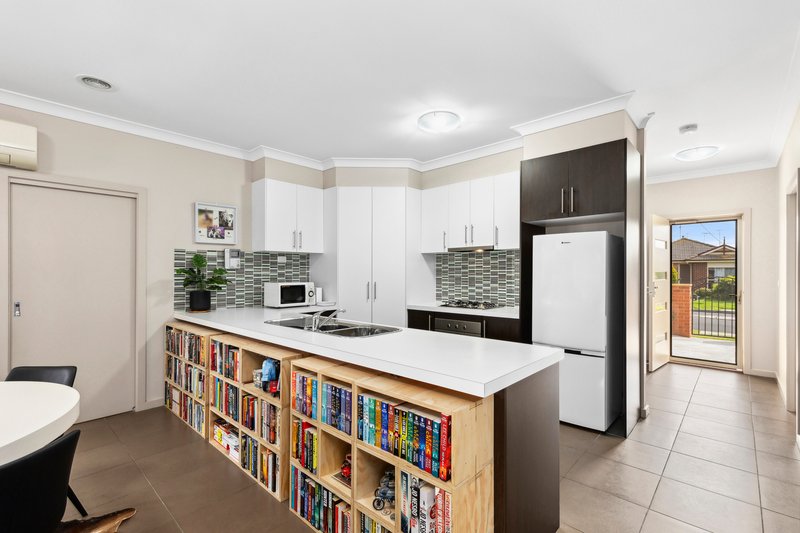 Photo - 10 Shannahan Drive, Norlane VIC 3214 - Image 3