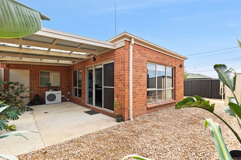 Photo - 10 Shannahan Drive, Norlane VIC 3214 - Image 6