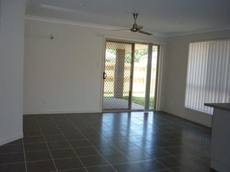 Photo - 10 Shanti Lane, Morayfield QLD 4506 - Image 4