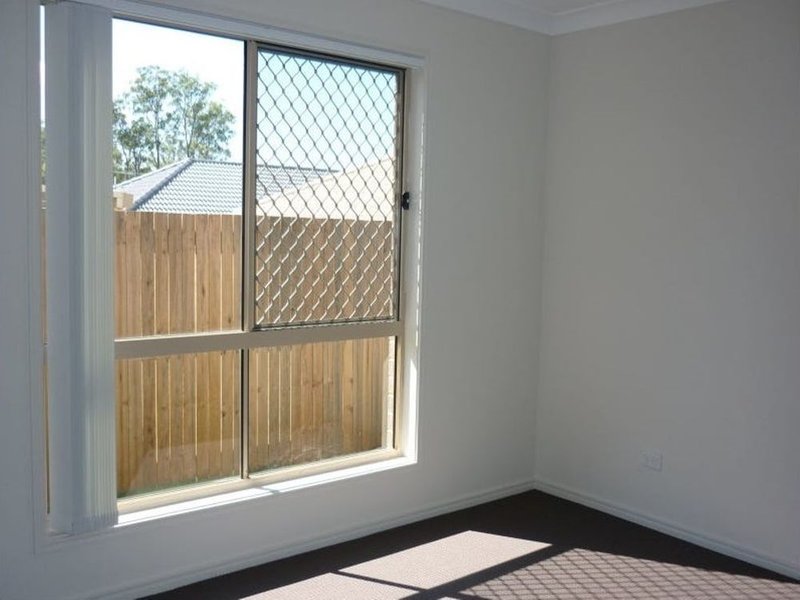 Photo - 10 Shanti Lane, Morayfield QLD 4506 - Image 7