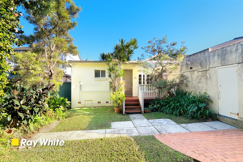 Photo - 10 Shaw Avenue, Earlwood NSW 2206 - Image 9