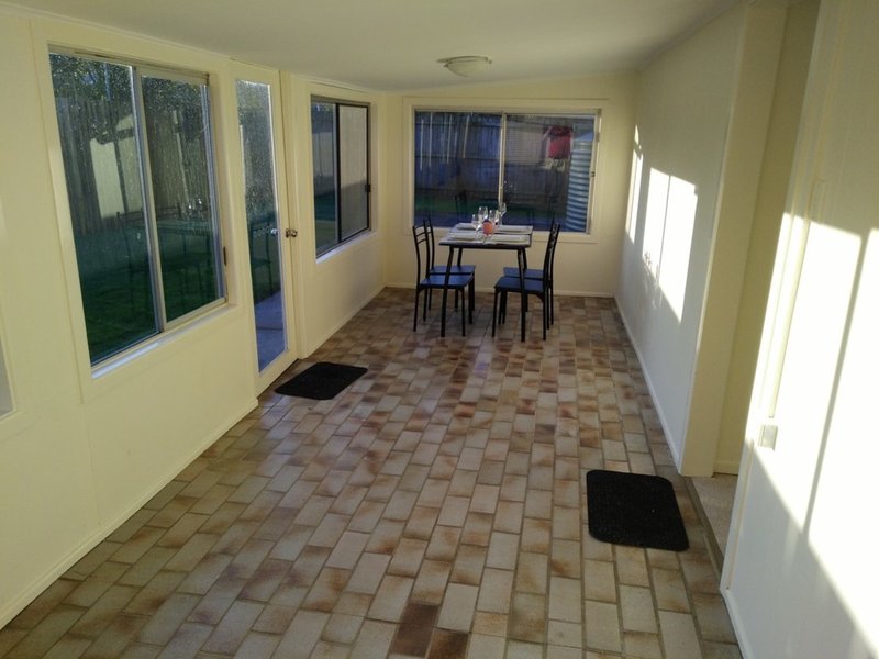 Photo - 10 Shaw Place, Wynnum West QLD 4178 - Image 6