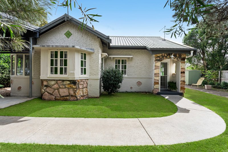 Photo - 10 Shaw Place, Wynnum West QLD 4178 - Image 1