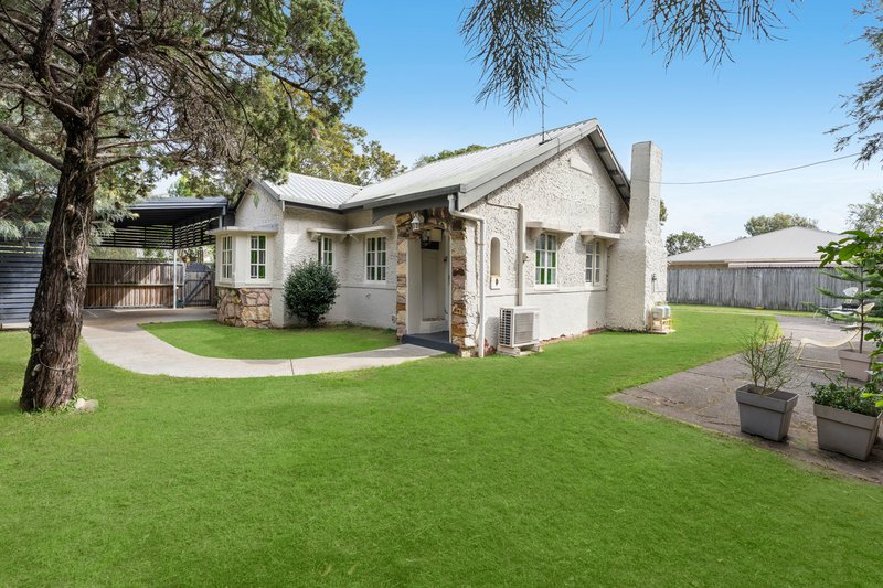 Photo - 10 Shaw Place, Wynnum West QLD 4178 - Image 2