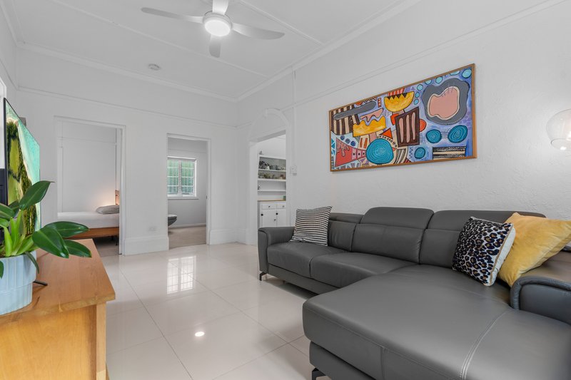 Photo - 10 Shaw Place, Wynnum West QLD 4178 - Image 5