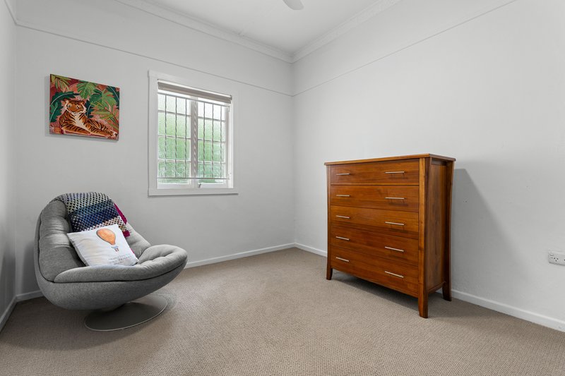 Photo - 10 Shaw Place, Wynnum West QLD 4178 - Image 8