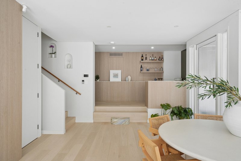 Photo - 10 Shaw Street, North Bondi NSW 2026 - Image 6