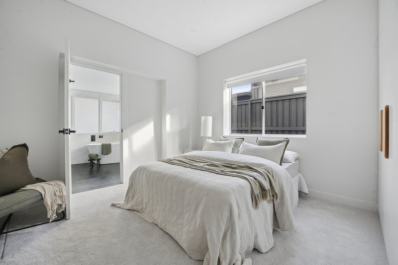 Photo - 10 Shaw Street, North Bondi NSW 2026 - Image 10