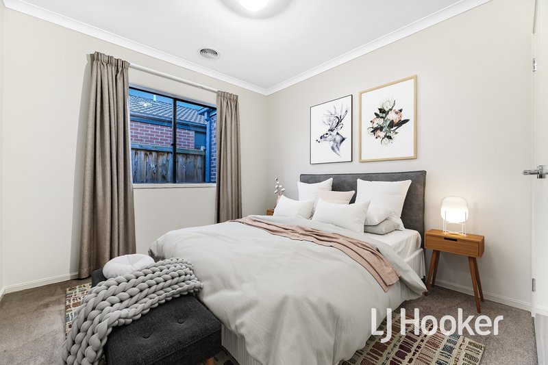 Photo - 10 Shawshank Avenue, Clyde VIC 3978 - Image 9