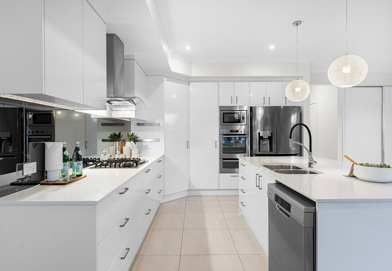 Photo - 10 Shelley Street, Cannon Hill QLD 4170 - Image 9