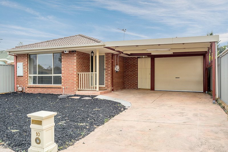 Photo - 10 Sheridan Way, Roxburgh Park VIC 3064 - Image 2