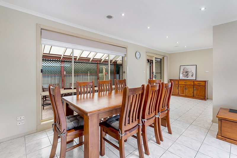 Photo - 10 Sheridan Way, Roxburgh Park VIC 3064 - Image 7