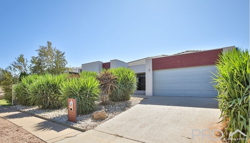 Photo - 10 Sherring Way, Mildura VIC 3500 - Image 3