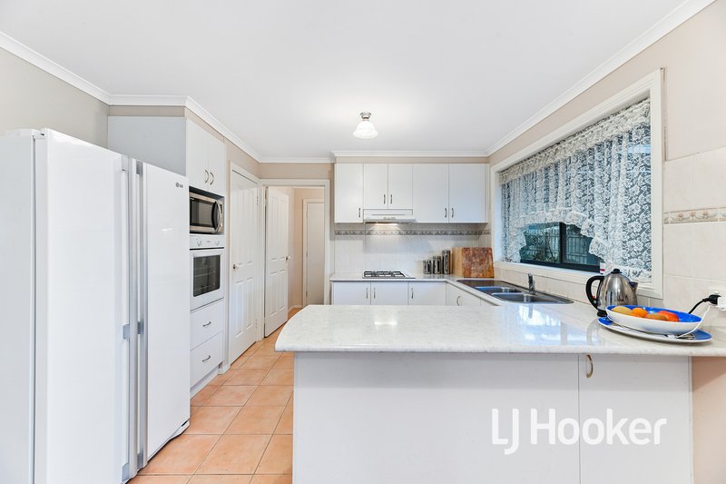 Photo - 10 Shetland Court, Pakenham VIC 3810 - Image 5