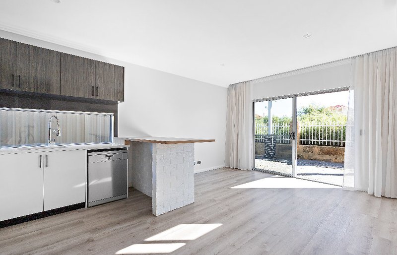 Photo - 10 Shore Lane, Port Kennedy WA 6172 - Image 7