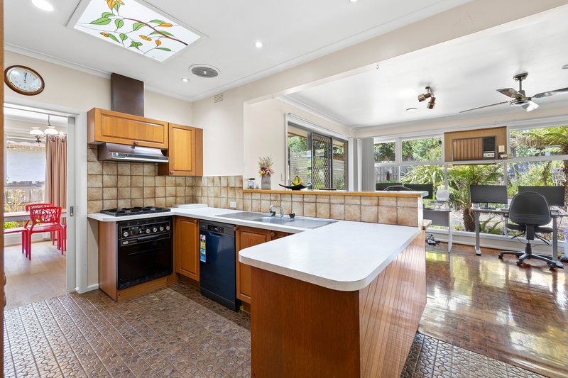 Photo - 10 Shrewsbury Road, Nunawading VIC 3131 - Image 2