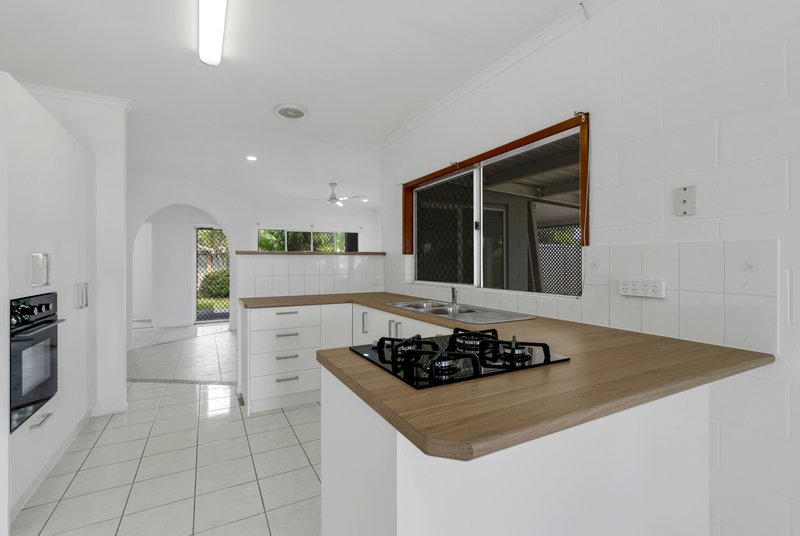 Photo - 10 Sidlaw Street, Smithfield QLD 4878 - Image 7