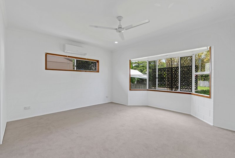 Photo - 10 Sidlaw Street, Smithfield QLD 4878 - Image 14