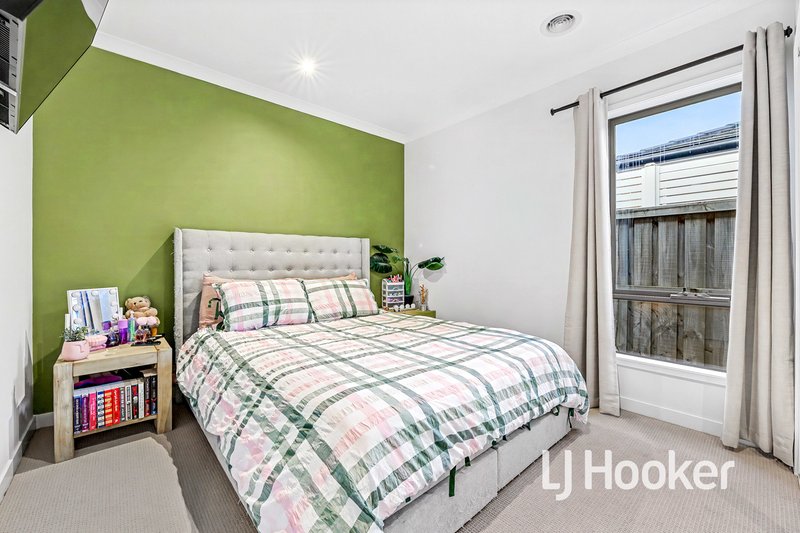 Photo - 10 Sikes Road, Clyde North VIC 3978 - Image 10