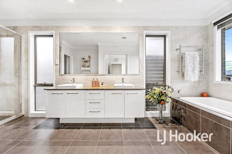 Photo - 10 Sikes Road, Clyde North VIC 3978 - Image 14