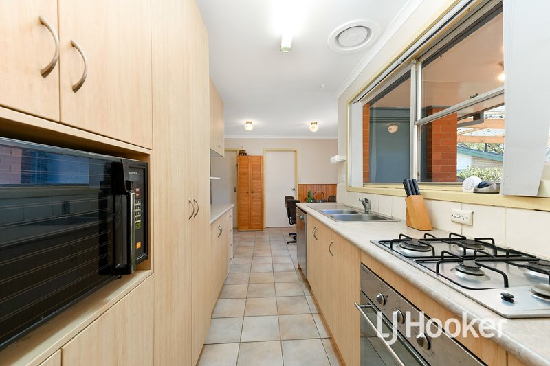 Photo - 10 Silvan Grove, Hampton Park VIC 3976 - Image 3