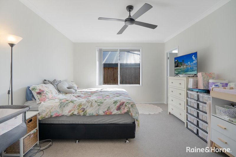 Photo - 10 Silvarum Street, Chisholm NSW 2322 - Image 10