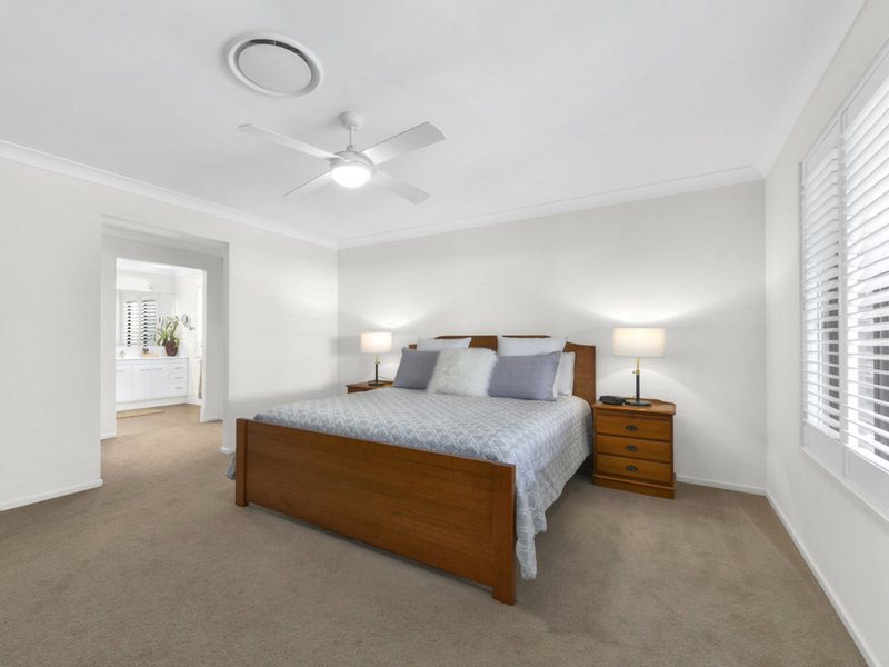 Photo - 10 Silverbirch Place, Bridgeman Downs QLD 4035 - Image 10