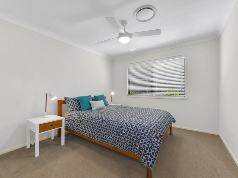 Photo - 10 Silverbirch Place, Bridgeman Downs QLD 4035 - Image 12