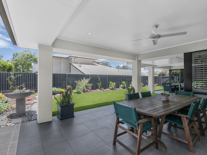 Photo - 10 Silverbirch Place, Bridgeman Downs QLD 4035 - Image 16