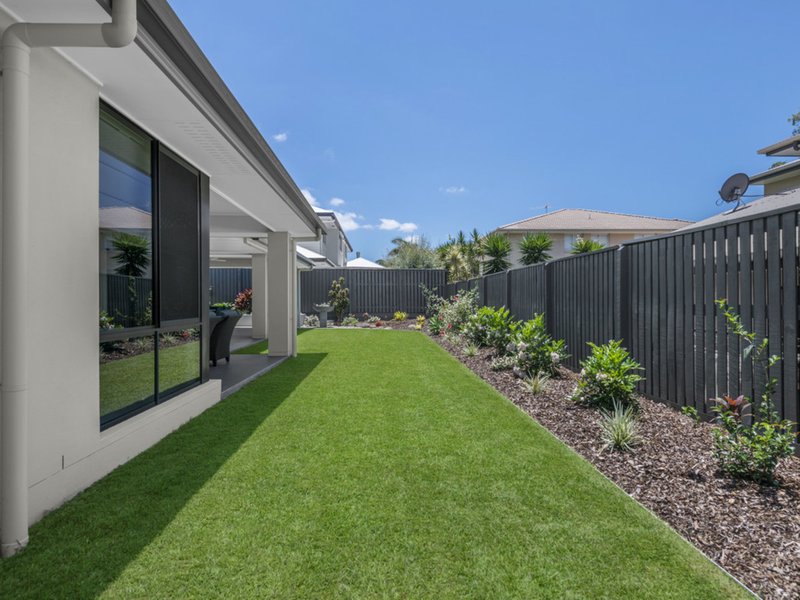 Photo - 10 Silverbirch Place, Bridgeman Downs QLD 4035 - Image 18