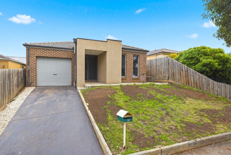 Photo - 10 Silverdale Drive, Darley VIC 3340 - Image 1
