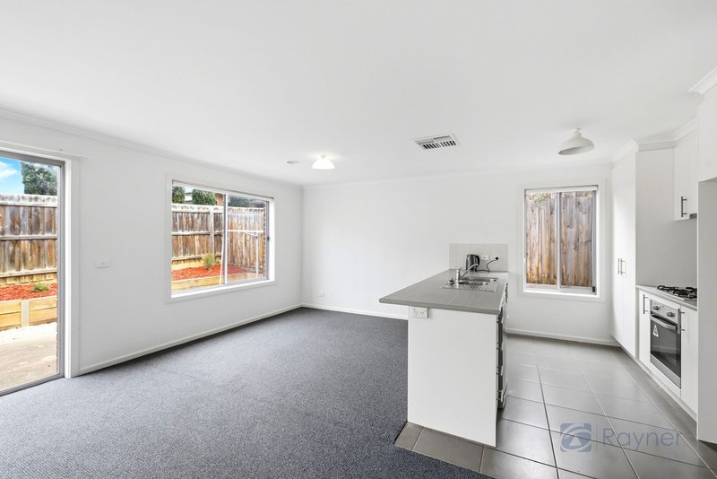 Photo - 10 Silverdale Drive, Darley VIC 3340 - Image 2