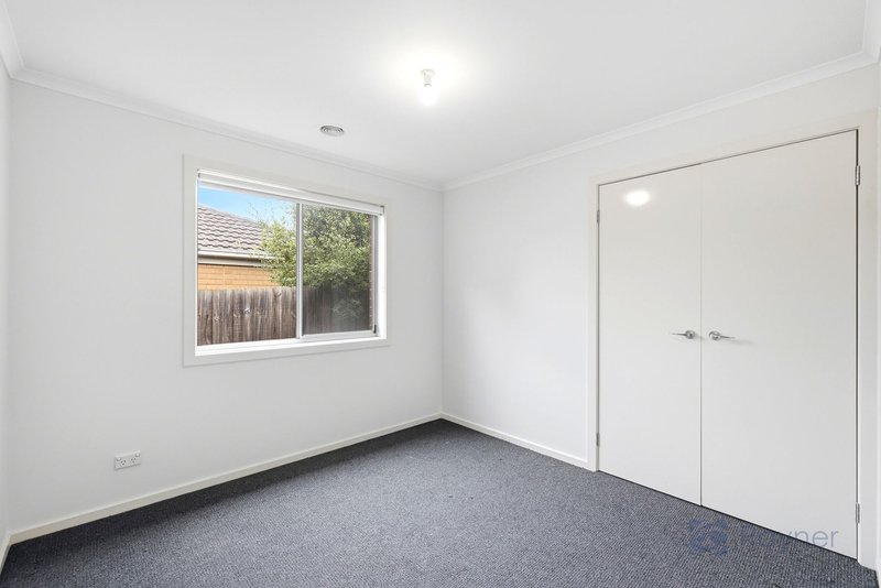 Photo - 10 Silverdale Drive, Darley VIC 3340 - Image 6