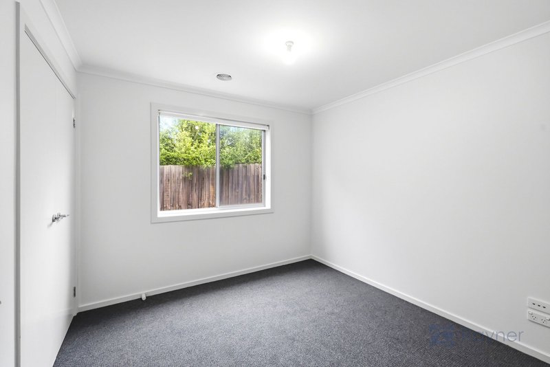 Photo - 10 Silverdale Drive, Darley VIC 3340 - Image 8
