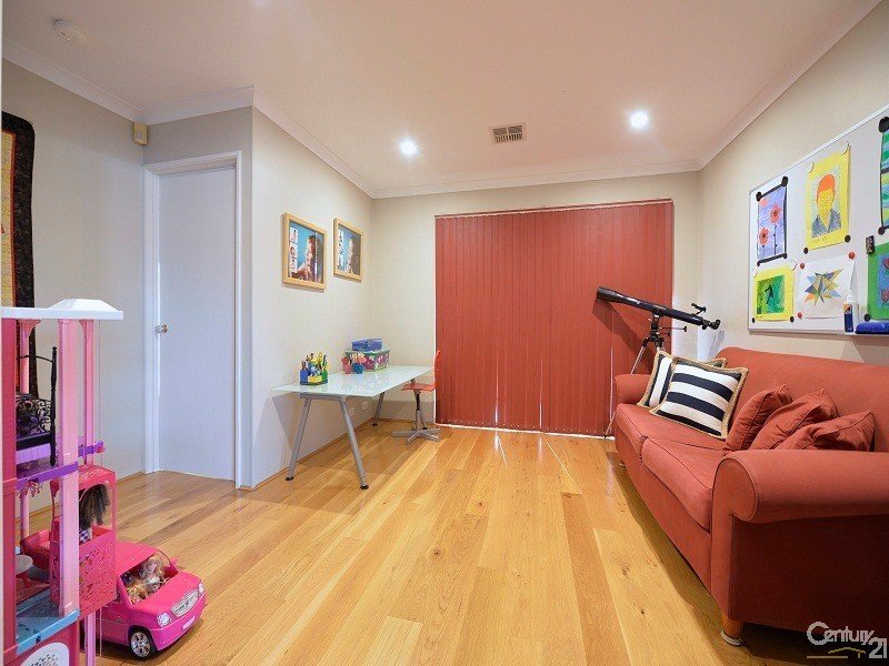 Photo - 10 Silvertop Circle, Warnbro WA 6169 - Image 12