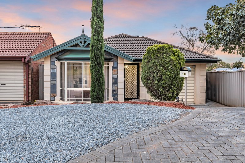 10 Silvertop Court, Craigmore SA 5114