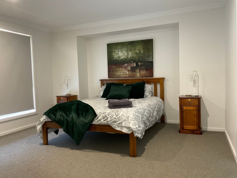 Photo - 10 Simmental Way, Tamworth NSW 2340 - Image 16